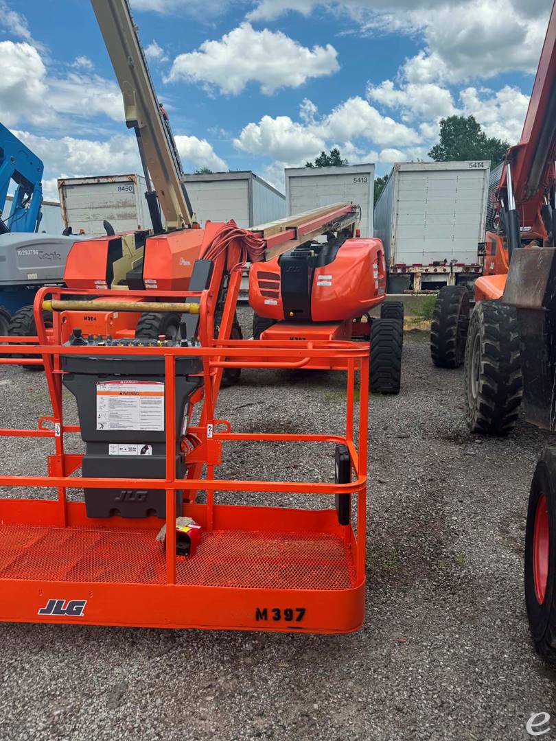2017 JLG 600AJ