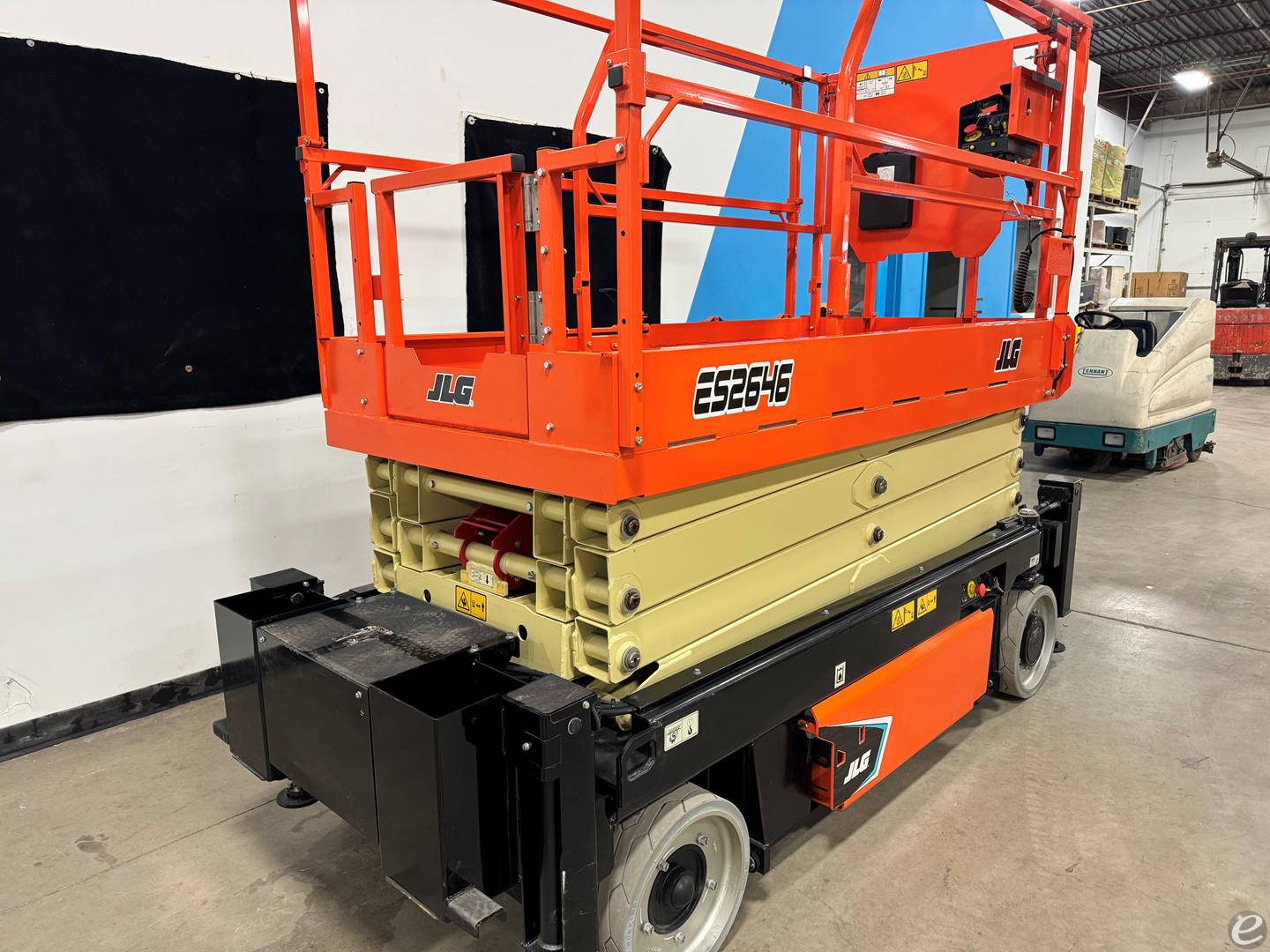 2023 JLG ES2646