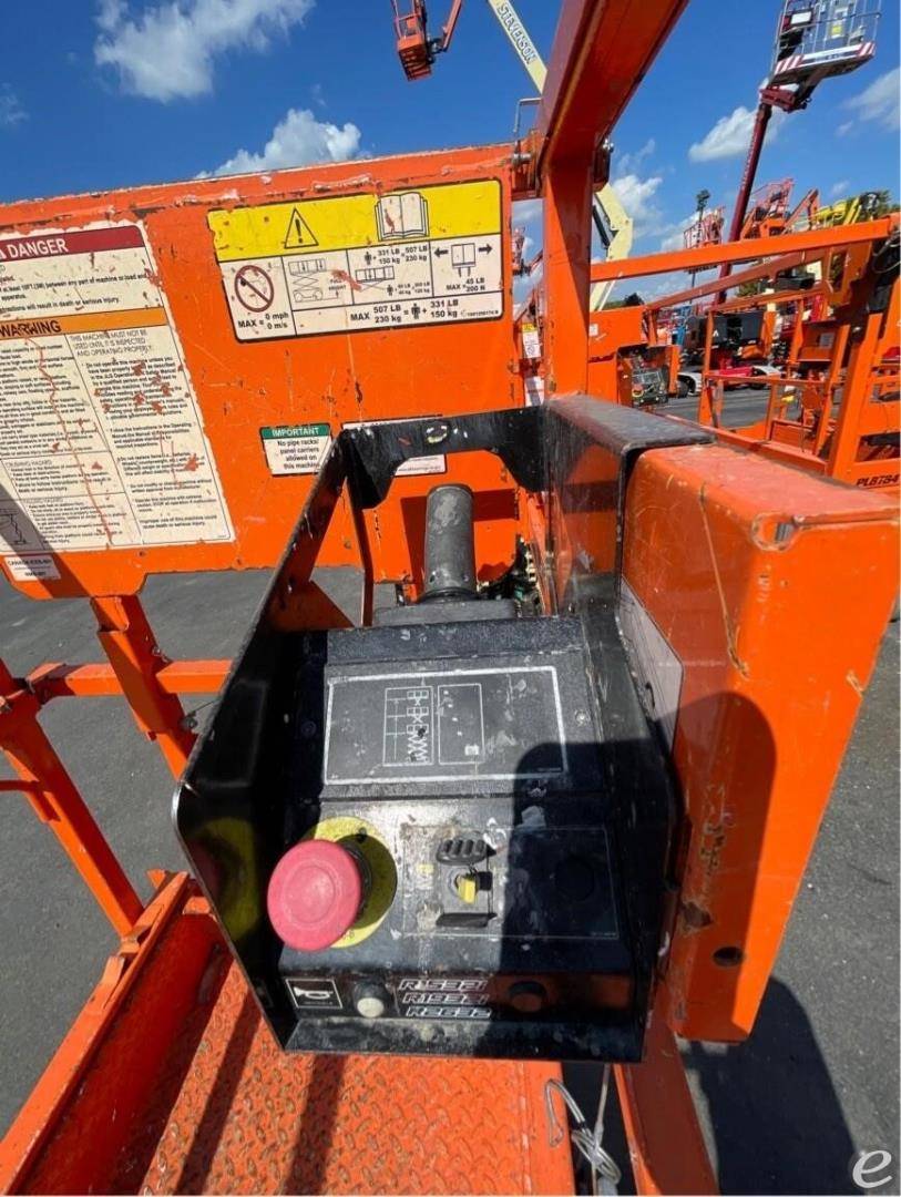 2021 JLG R1932i