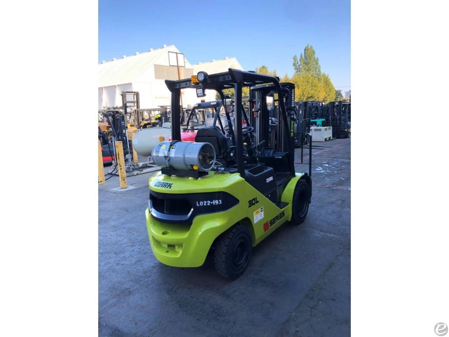 2023 Clark S30L