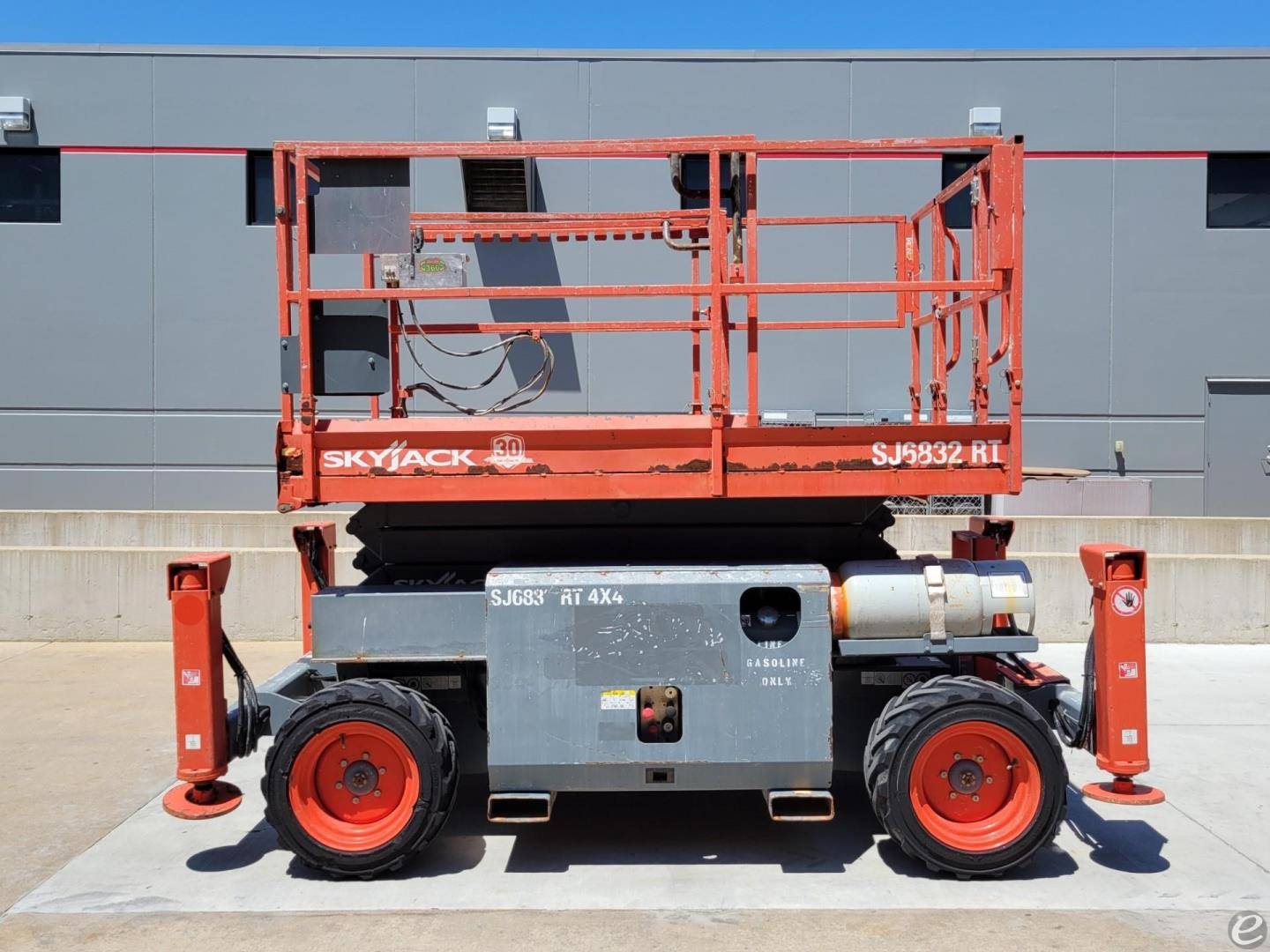 2015 Skyjack SJ6832RT Dual Fuel Sci...