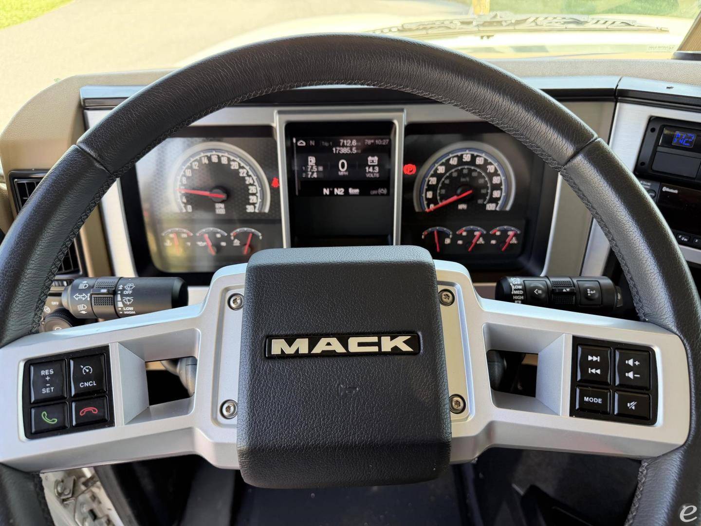 2025 Mack PINNACLE 84T