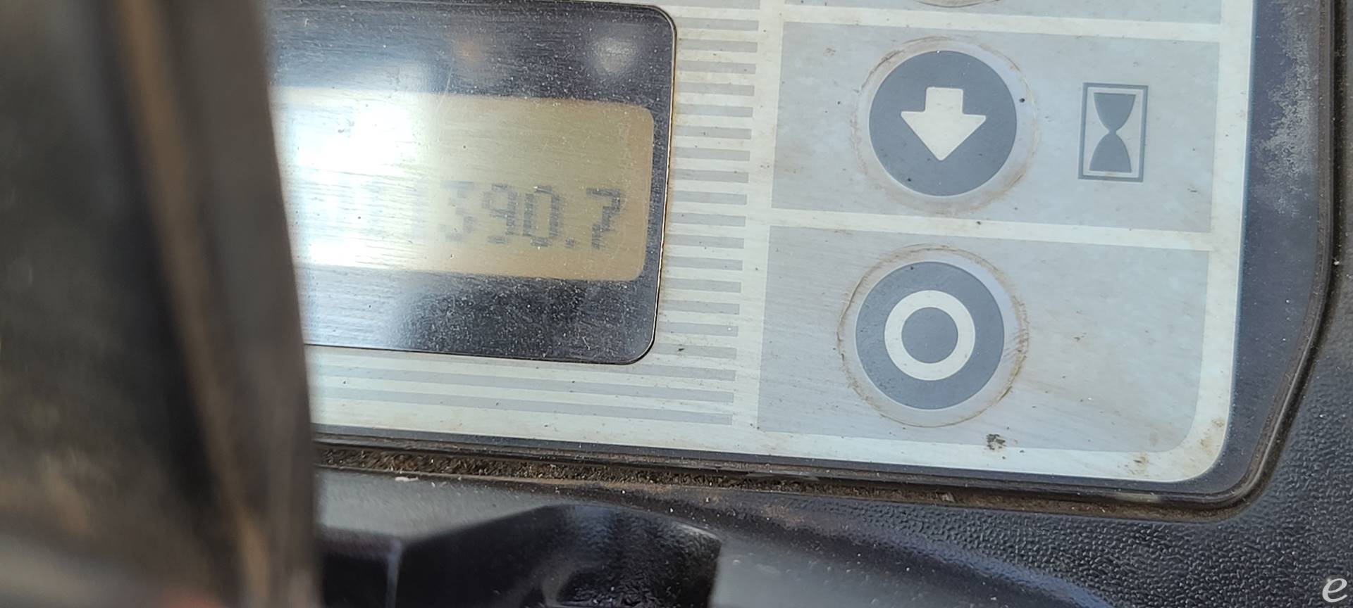 2011 Nissan MP1F2A25LV