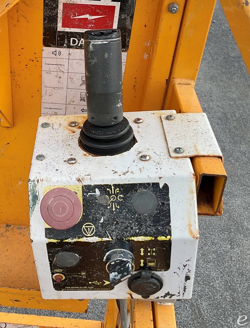 2017 Hy-Brid Lifts HB1230S3
