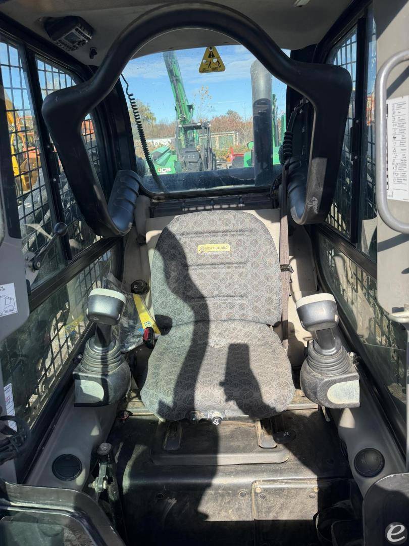 2019 New Holland C232