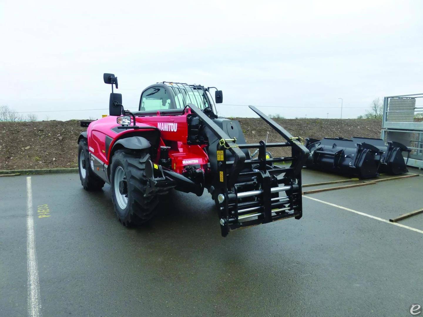 2025 Manitou HYDRAULIC FLOATING FORK POSITIONER (MT)