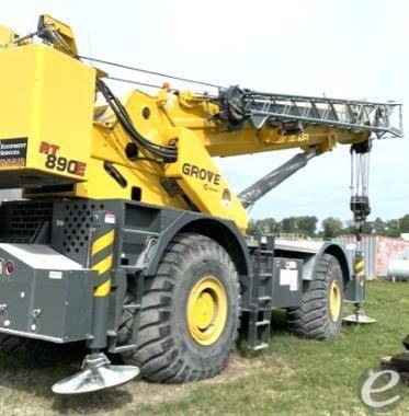2011 Grove RT890E