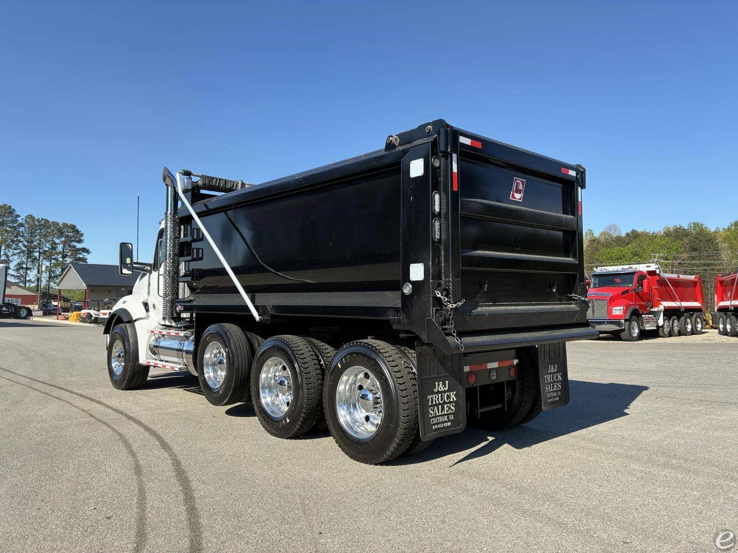 2025 Kenworth T880