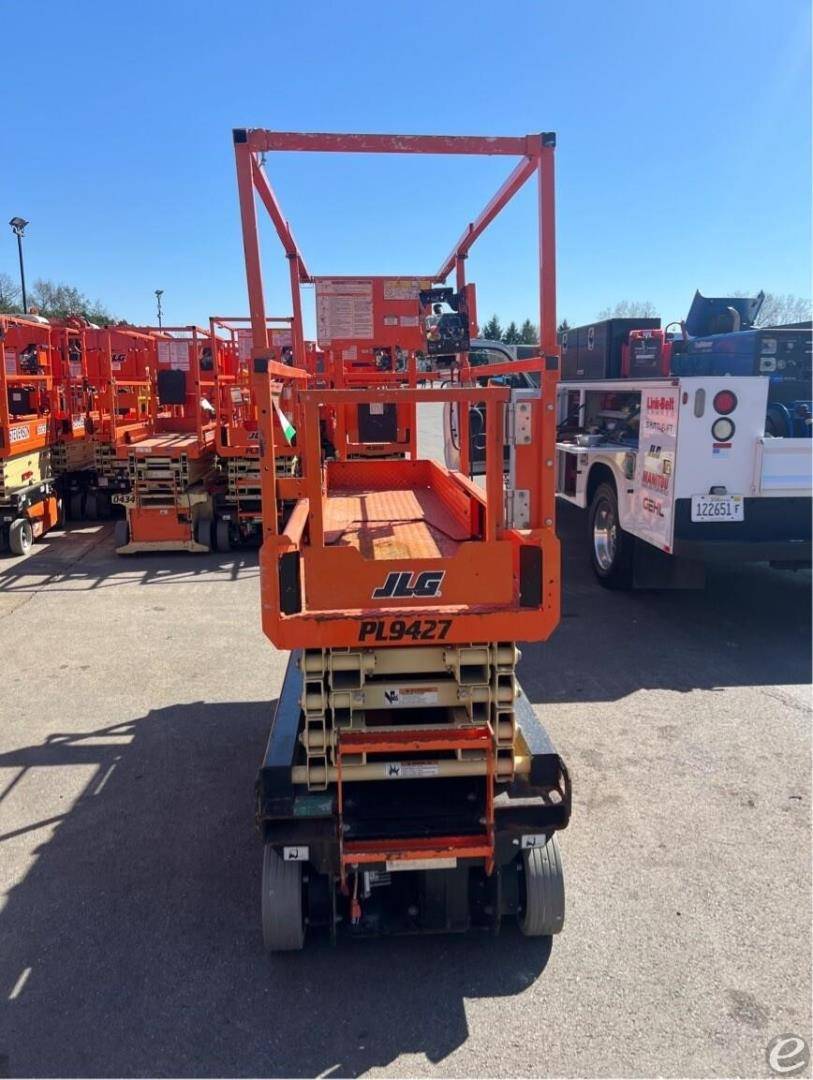 2021 JLG R1932i