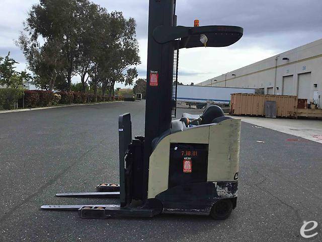 2005 Crown RD5225 Electric Reach Truck - 123Forklift