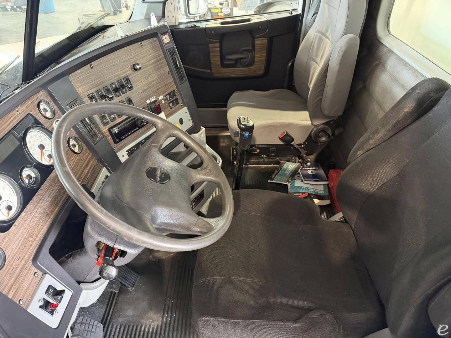 2016 Freightliner 122SD