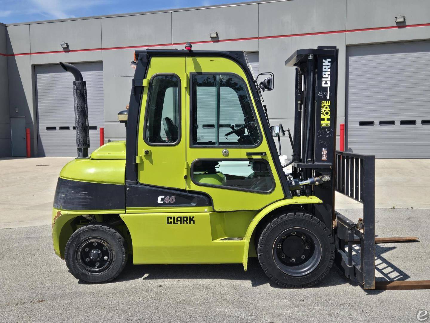 2021 Clark C40D