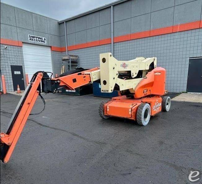 2015 JLG E400AJPN