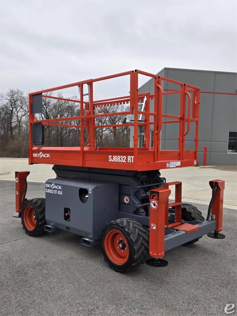 2013 Skyjack SJ6832RT Diesel Scissor Lift - 123Forklift