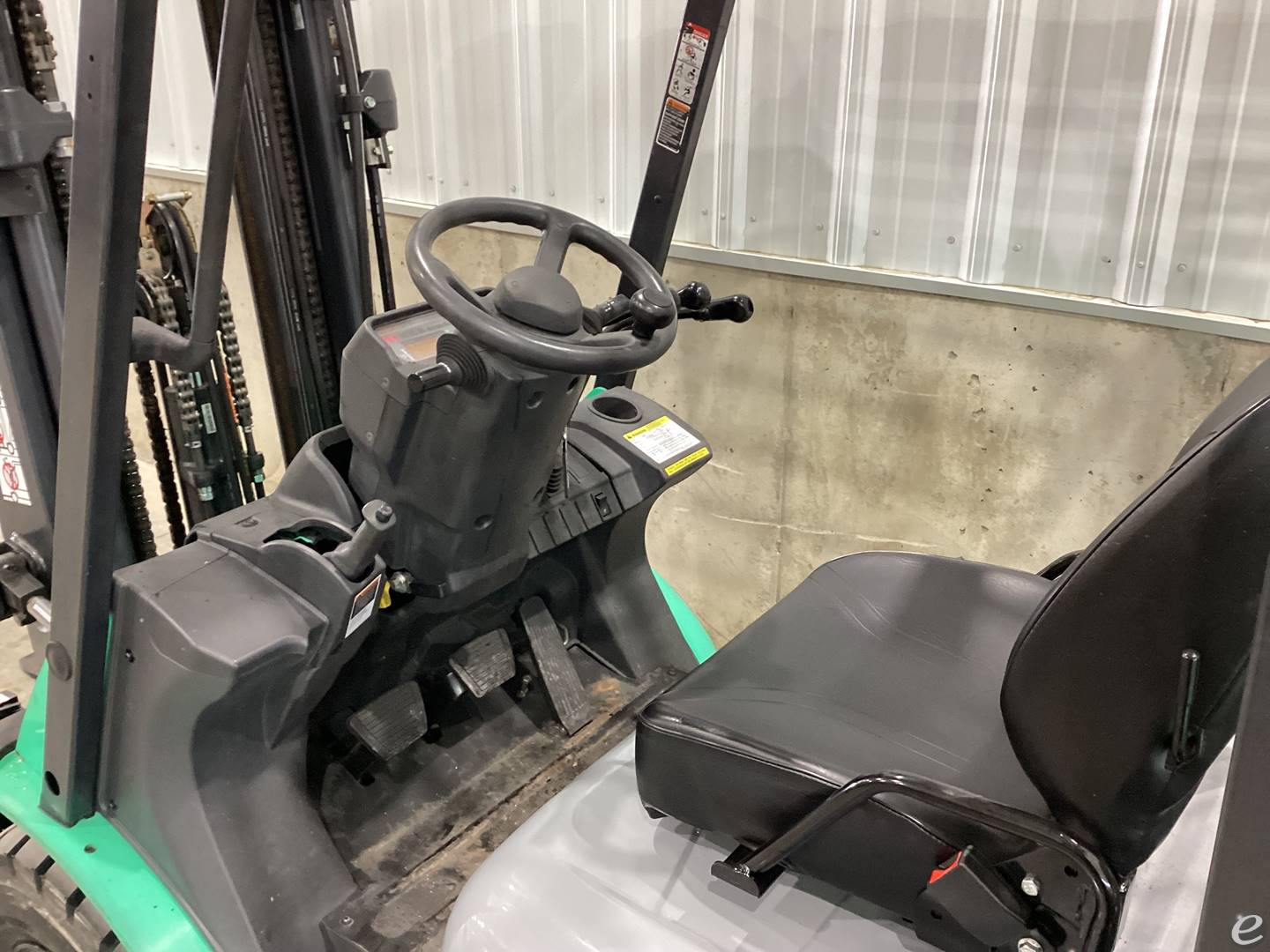 2021 Mitsubishi FG25N