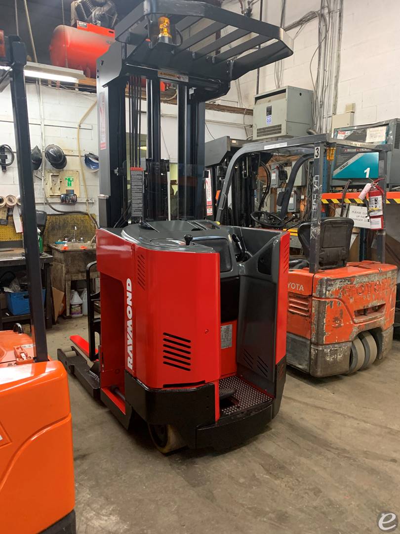 2011 Raymond ETR40TT Electric Reach Truck - 123Forklift