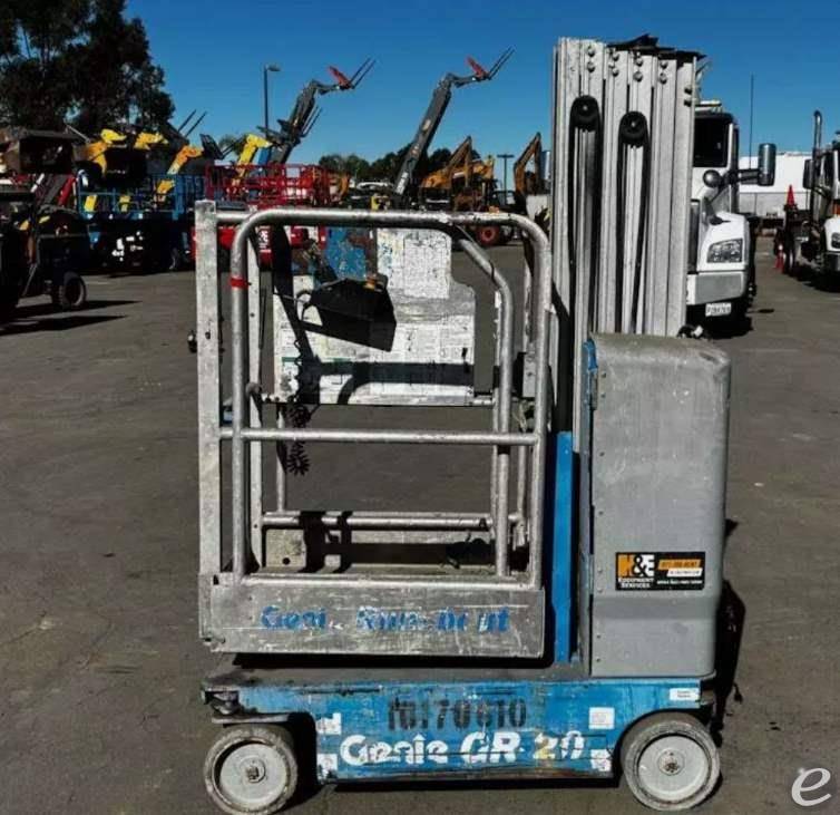 2015 Genie GR-20 Electric Scissor Lift - 123Forklift