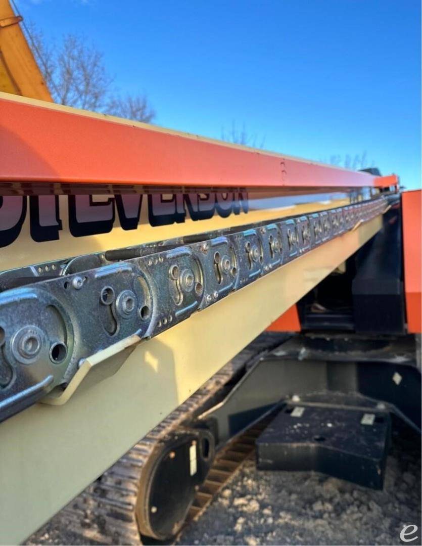 2017 JLG 660SJC