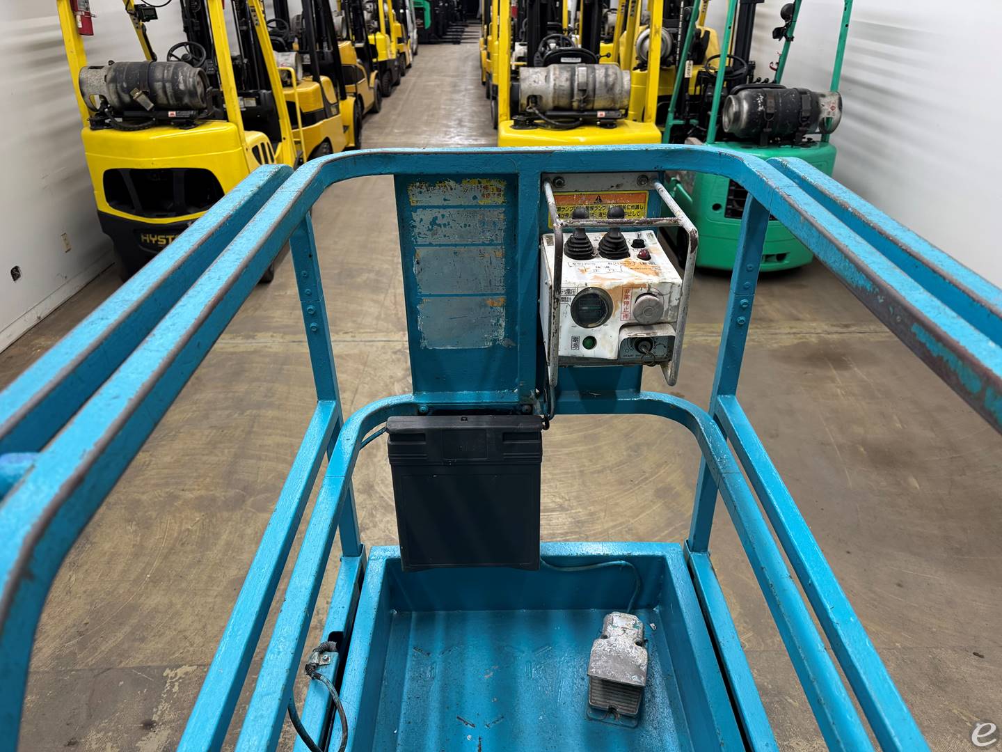 2010 Used AIRMAN ENCL045