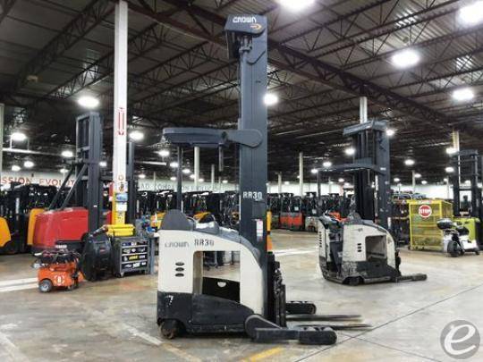 2012 Crown RR5225-45 Electric Reach...