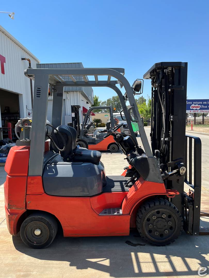 2001 Toyota 7FGCU25 LP Gas Forklift...
