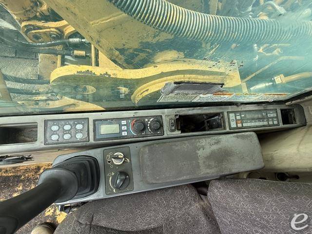 2004 Cat 325CL