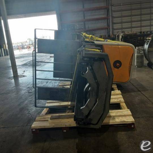 2016 Crown SP4050-30 Electric Order Picker - 123Forklift