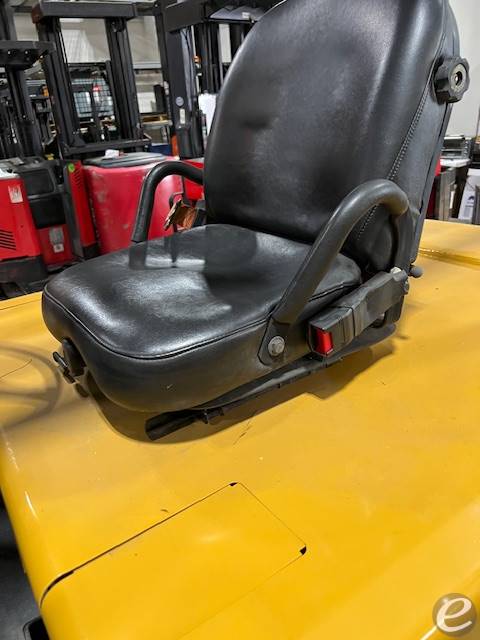 2011 Cat E8000