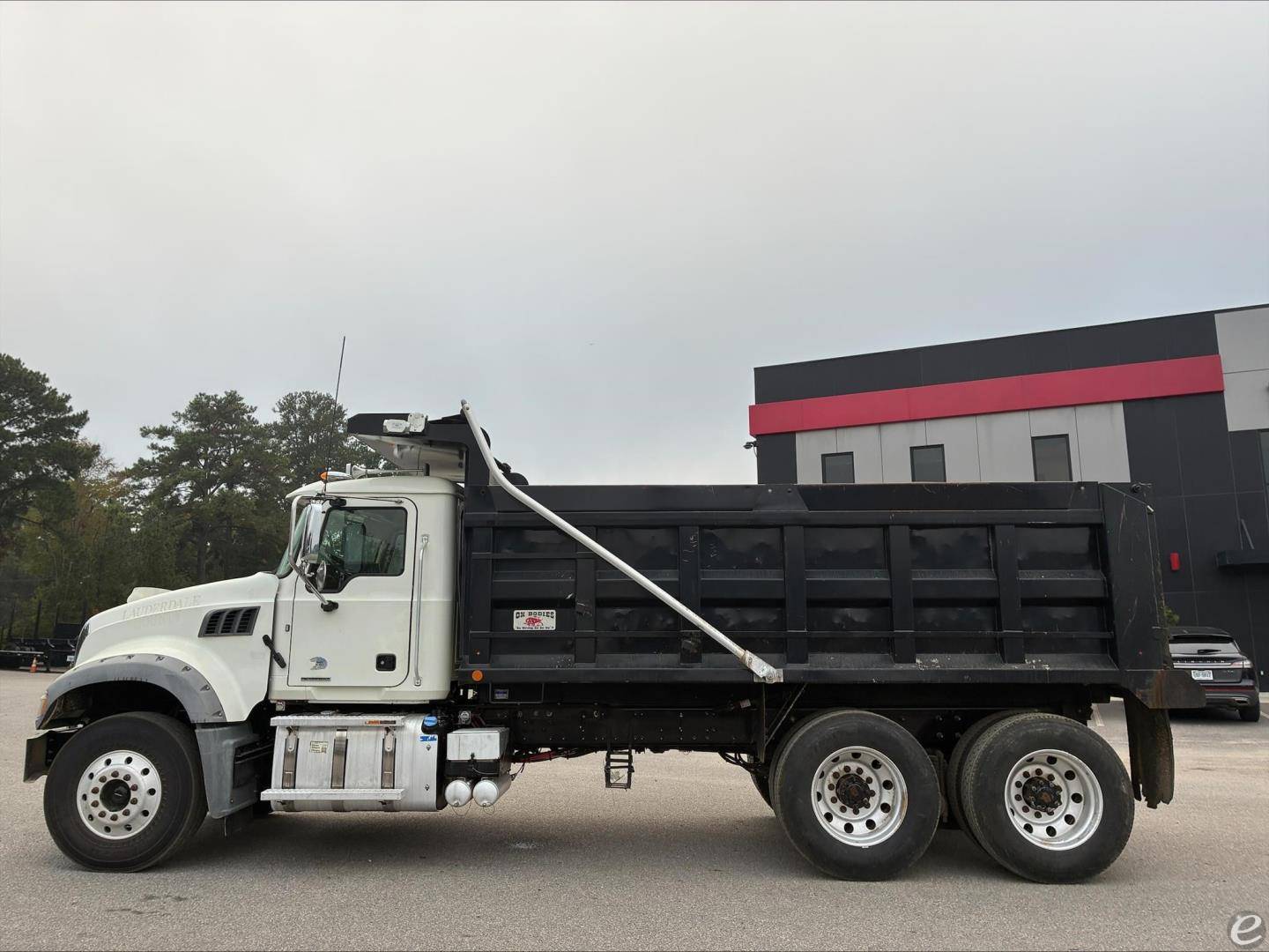 2019 Mack GRANITE 64FR
