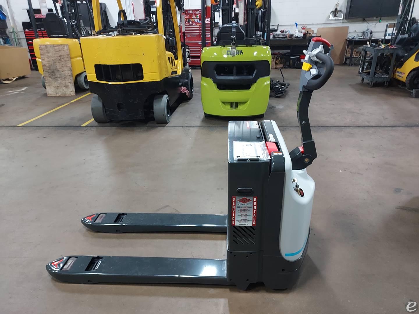 2022 Unicarriers WLX45S Electric Fo...
