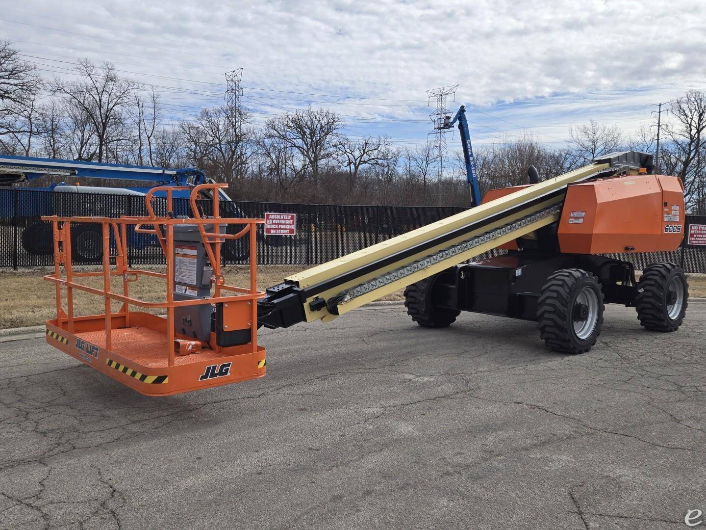 2013 JLG 600S