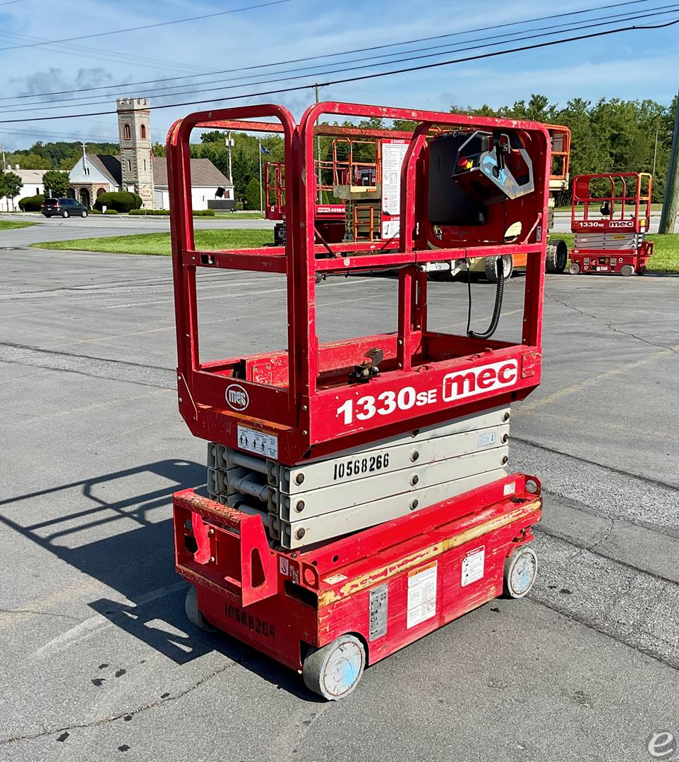 2017 JLG 1330SE