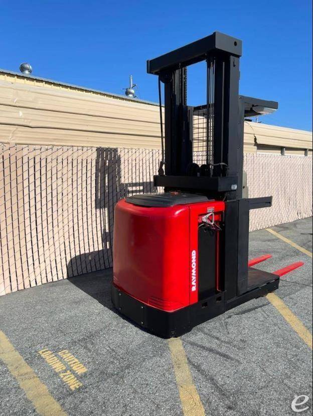 2016 Raymond 560OPC30TT Electric Order Picker - 123Forklift