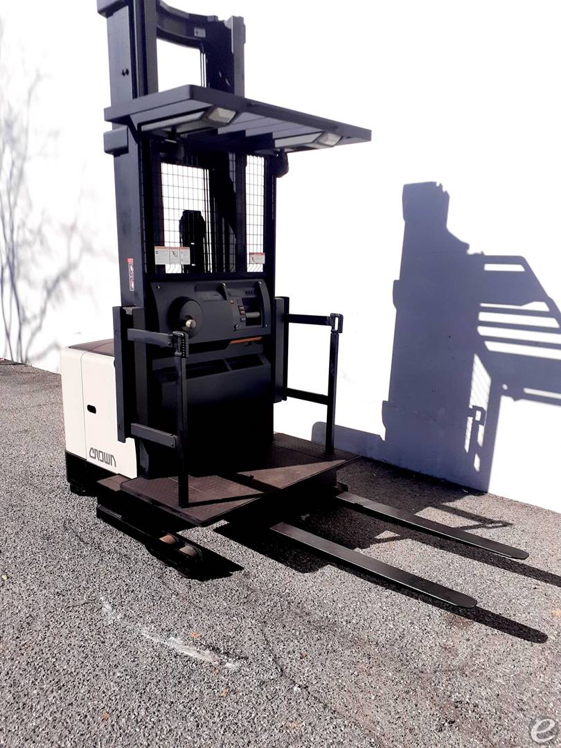 2007 Crown SP3420-30 Electric Order Picker - 123Forklift