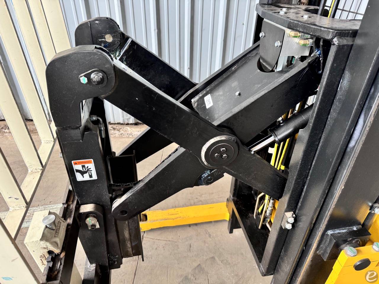 2015 Yale MRW030LEN24TV083 Electric Forklift - 123Forklift