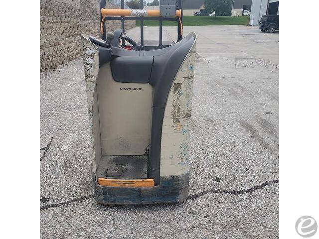 2018 Crown RT4020 Electric Forklift...