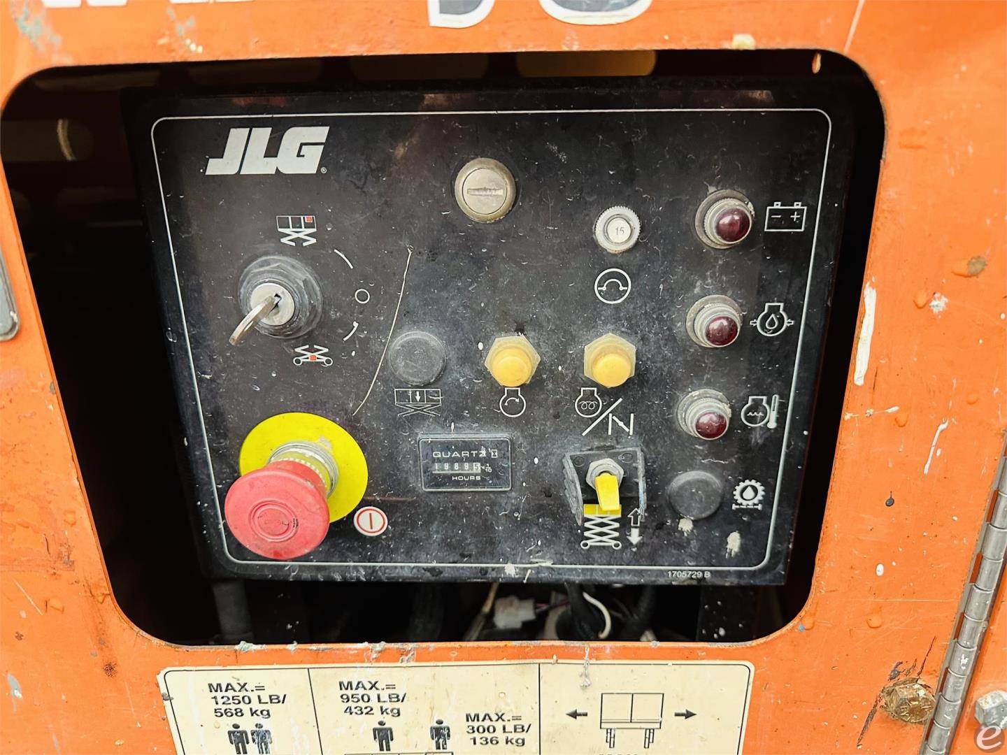 2012 JLG 260MRT