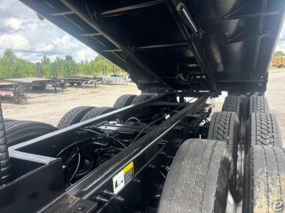 2018 Mack GRANITE GU713