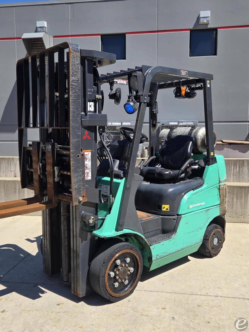 2020 Mitsubishi FGC20N