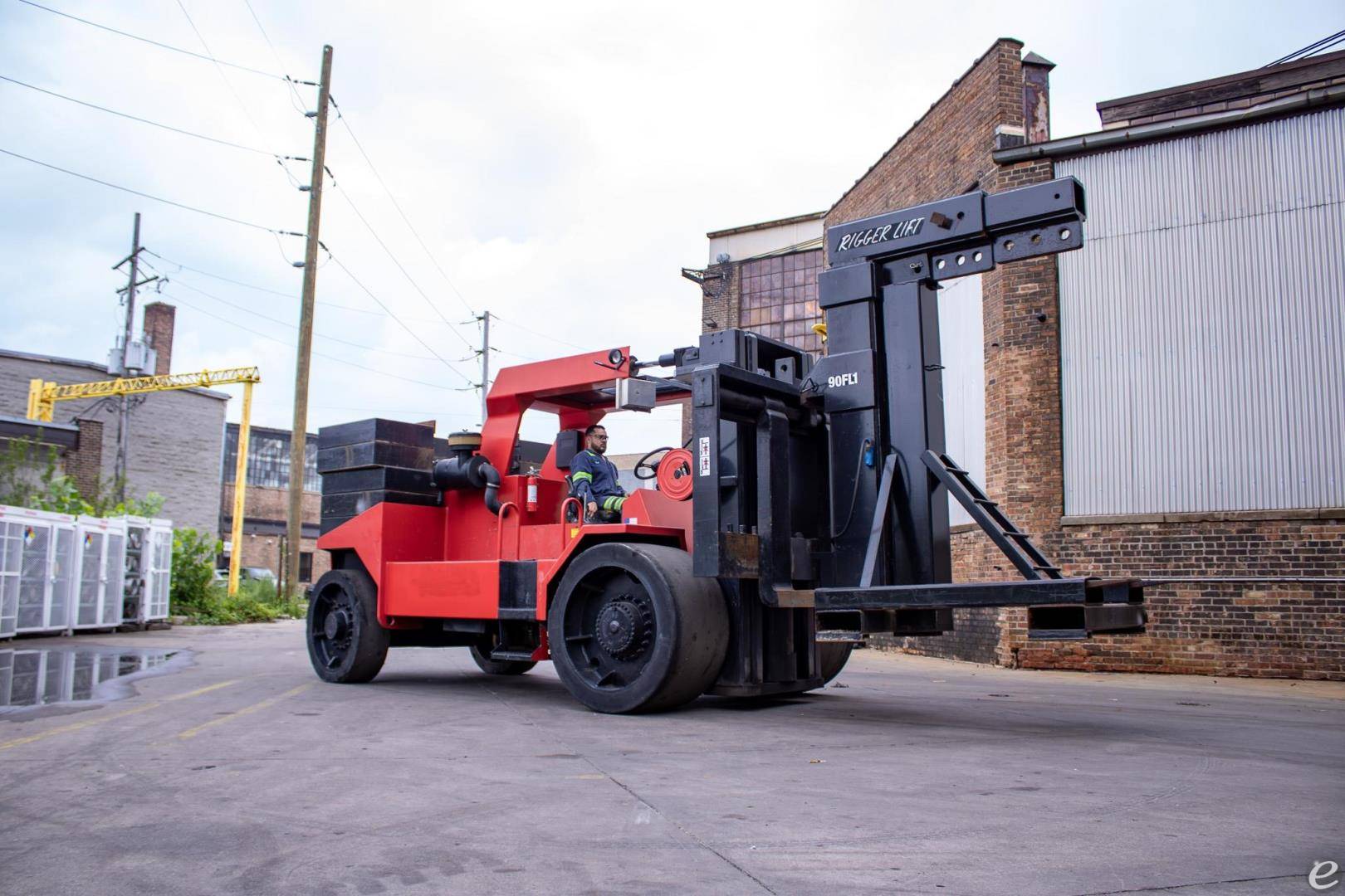 2009 Rigger Lift R90