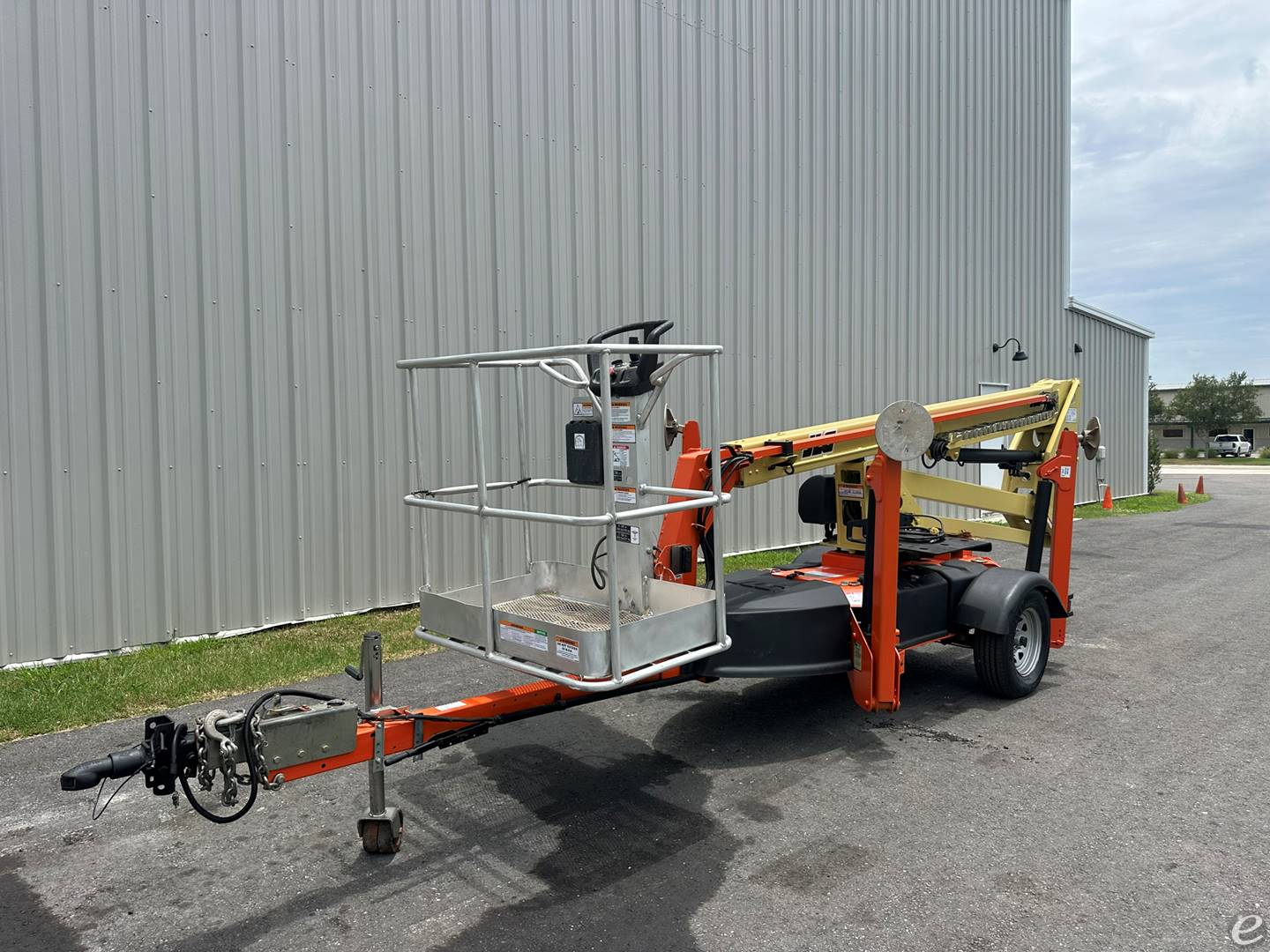 2017 JLG T350