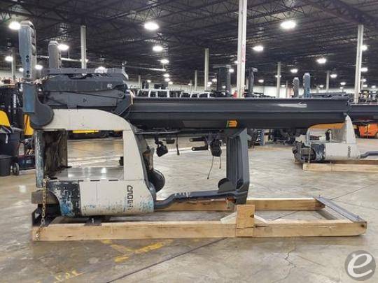 2017 Crown RMD6025-32 Electric Reach Truck - 123Forklift