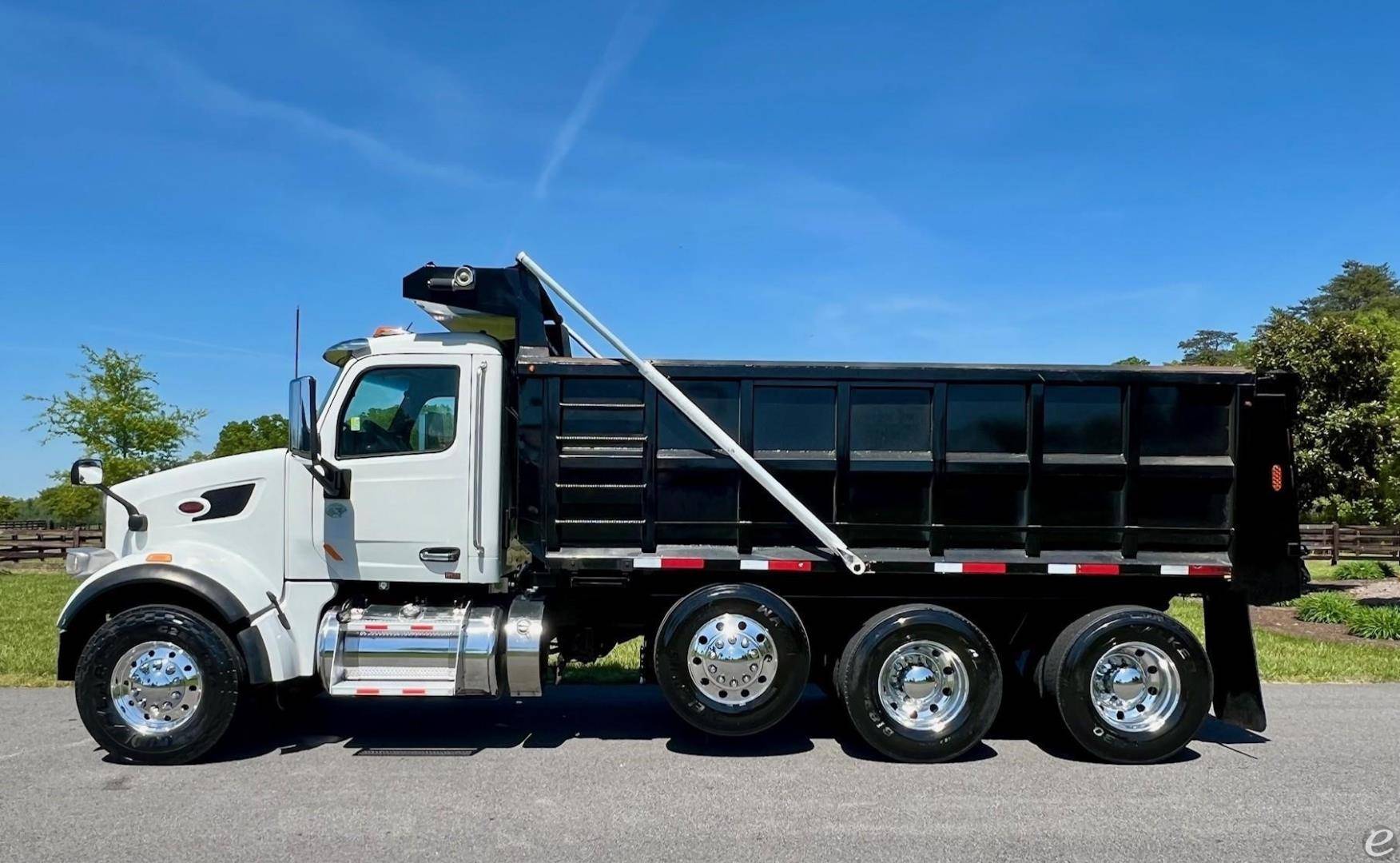 2017 Peterbilt 567