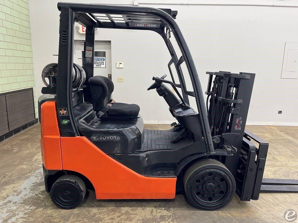 2011 Toyota 8FGCU20 LP Gas Forklift...
