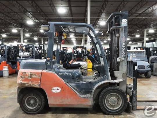 2018 Toyota 8FD40U Diesel Forklift