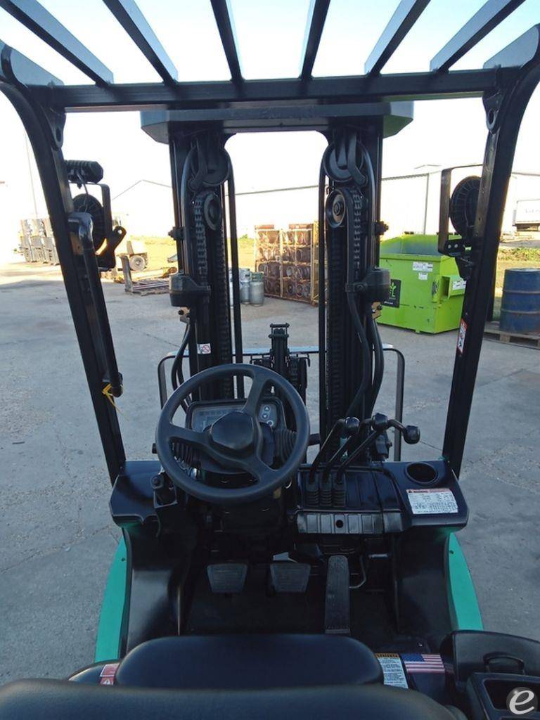 2015 Mitsubishi FD25N