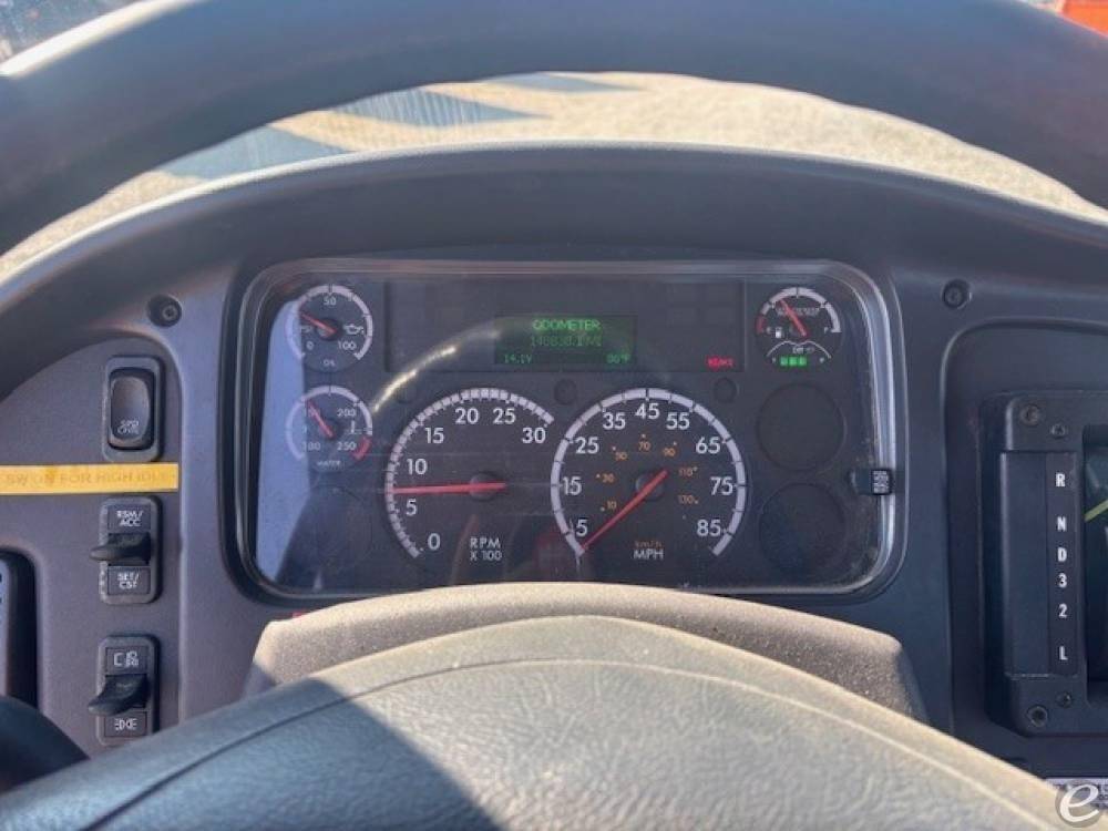 2017 Freightliner BUSINESS CLASS M2 106
