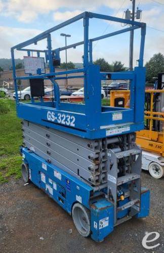 2017 Genie GS3232