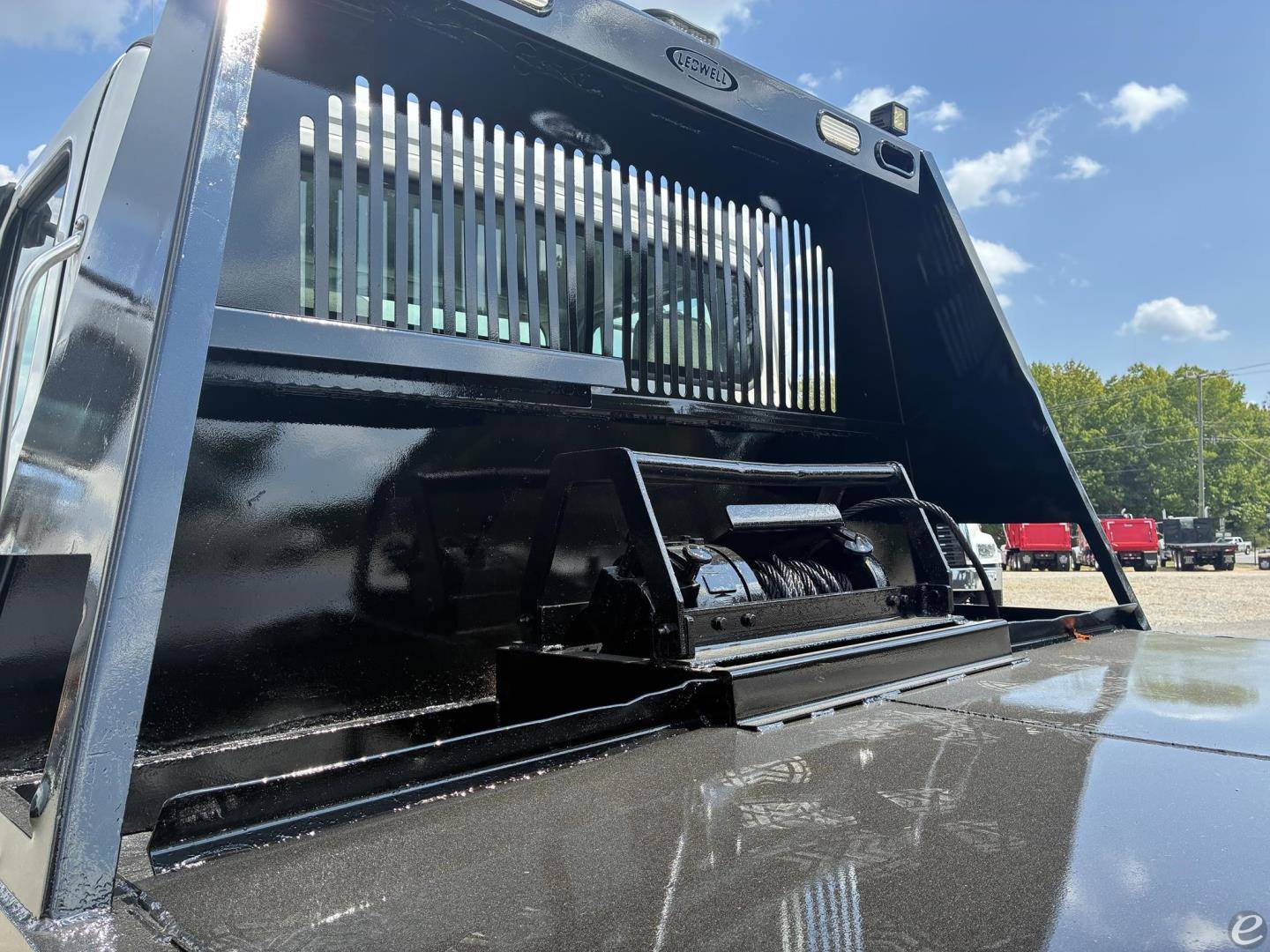 2006 Freightliner BUSINESS CLASS M2 106