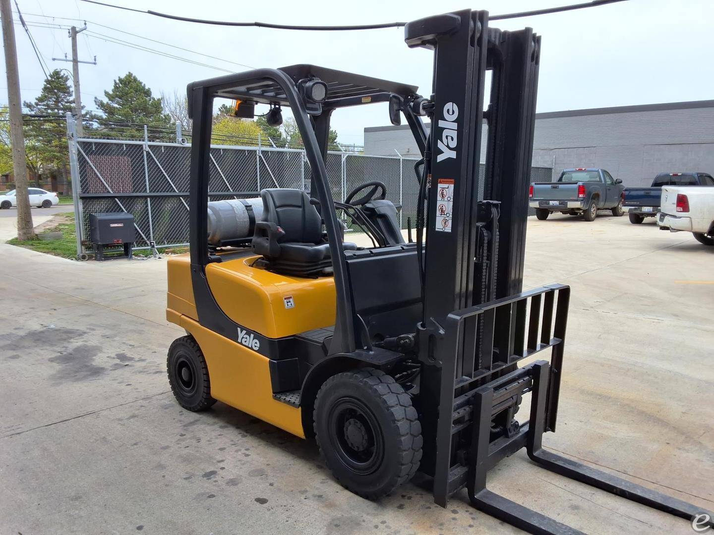 2011 Yale GLP050VX